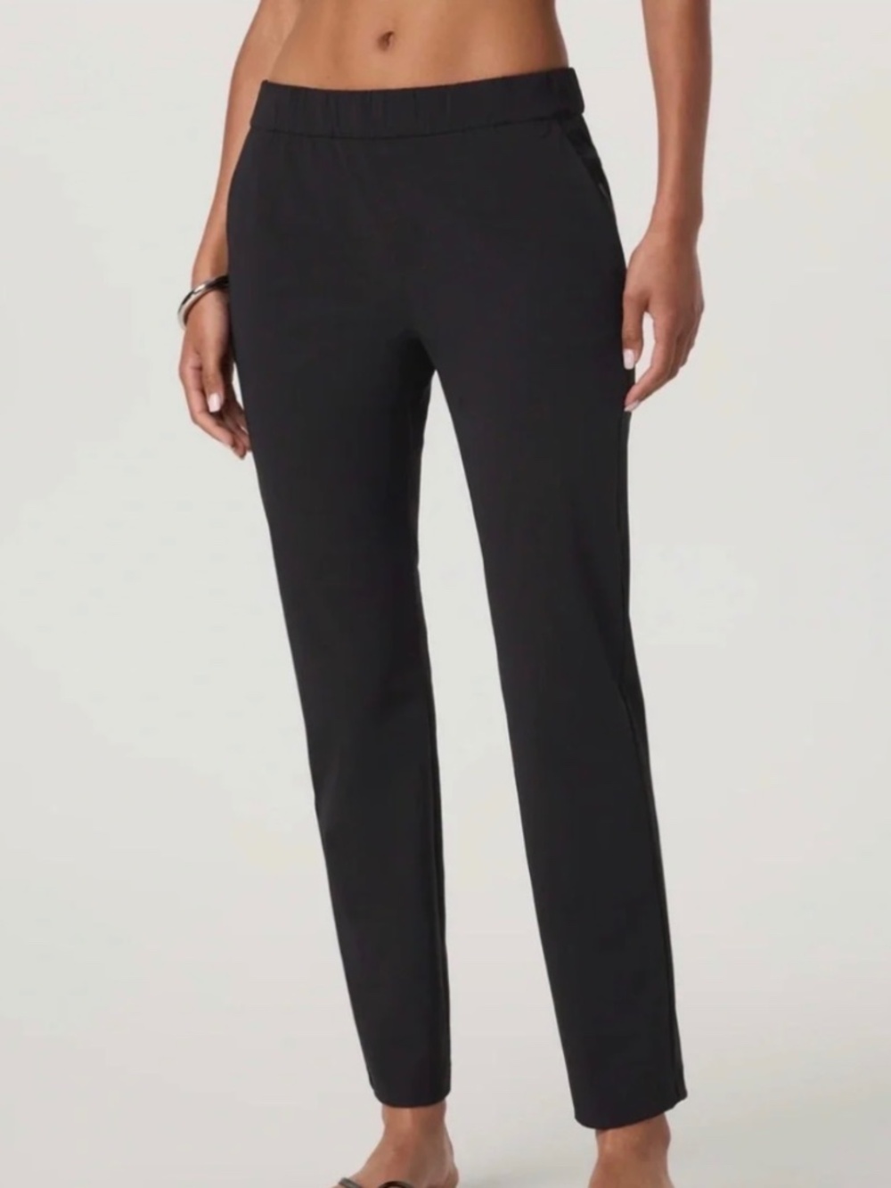 Vuori Performance Pants – Black – Like New